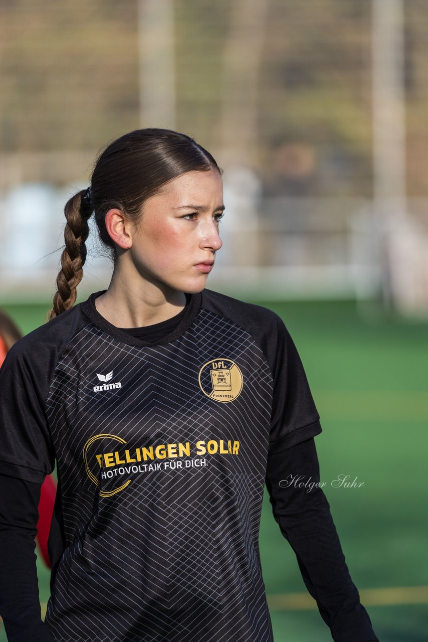 Bild 179 - wBJ VfL Pinneberg2 - Eimsbuttler TV 3 : Ergebnis: 5:0